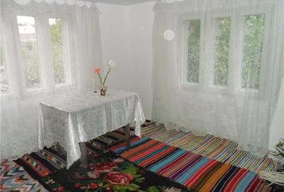 Casă cu 4 camere în Onești - 1