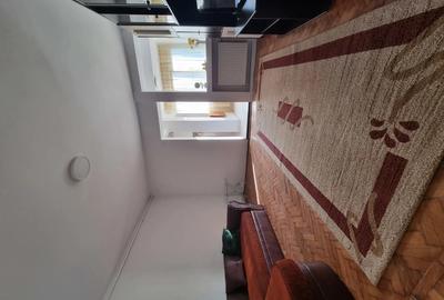 Garsonieră decomandată în Central