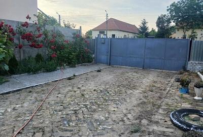 Casă cu Teren 2100 Mp în Central - 2