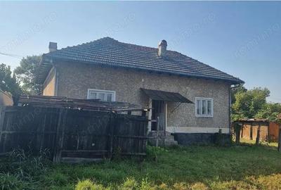 Casă cu 3 camere cu Canalizare în Bunești - 7