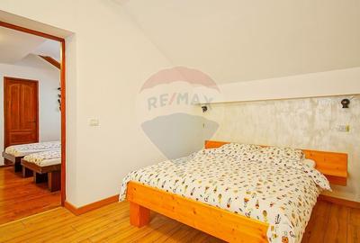 Casă cu 9 camere cu Teren 888 Mp în Sohodol - 41