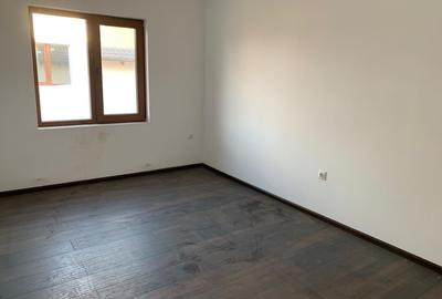 Casă cu 3 camere cu Teren 200 Mp în Strejnicu - 9