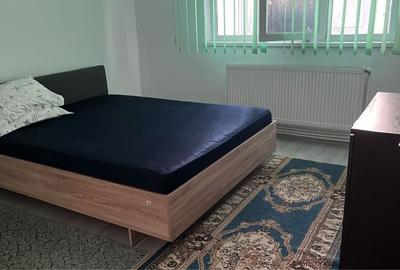 Apartament cu 2 camere decomandat în Micro 20 - 2