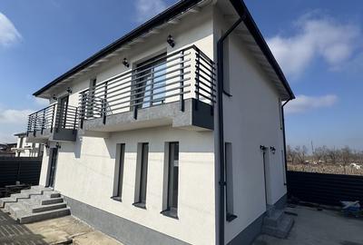 Casă cu 4 camere cu Teren 480 Mp în Gura Ocniței - 2
