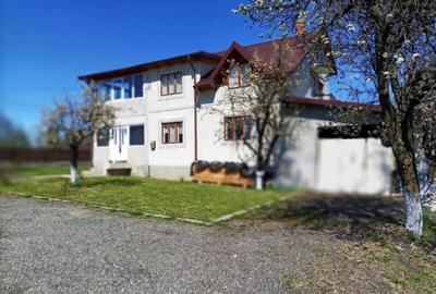 De vanzare Casa spa?ioasa cu livada, situata in C - 7