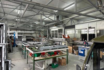 Spațiu comercial, de 330 mp, în Zona industrială - 4