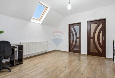 Casa / Vila cu 6 camere de vanzare I Podul Iloaiei - 11