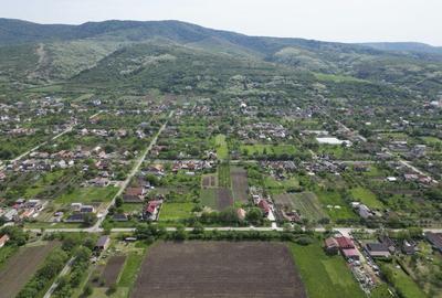 Teren Intravilan de 3,090 mp in Cuvin - 12