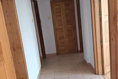 Apartament cu 3 camere decomandat în Central - 4