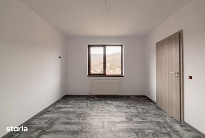 Casă cu 8 camere cu Teren 663 Mp în Ștefănești - 4