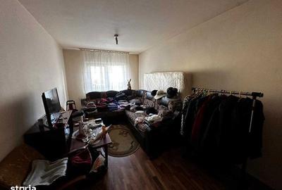 Apartament cu 3 camere decomandat în Tractorul - 2