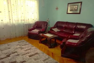 Apartament cu 3 camere decomandat în Complex Studențesc