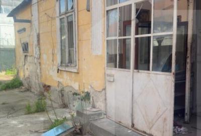 Oportunitate-Casa cu 3 camere, 110 mp, 450 mp teren, zona ul - 8