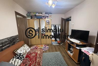 Apartament cu 3 camere semidecomandat în Valea Rosie