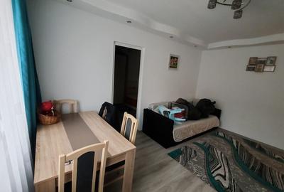 Vând apartament 3 camere semidecomandat 55mp izolat gaze et3 str.Aleea Farului h - 7