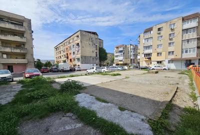 Teren intravilan - 250 mp - str. Constructorilor - zona CAM - 8