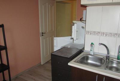 Apartament cu 3 camere semidecomandat în Zăvoi - 6