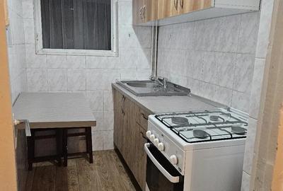 Inchiriez garsoniera - 2