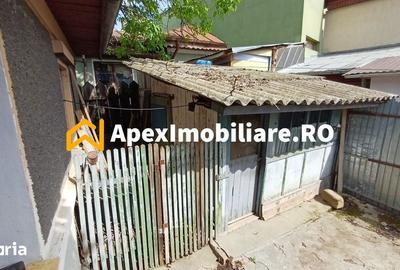 Casă cu 2 camere cu Teren 170 Mp în Tei