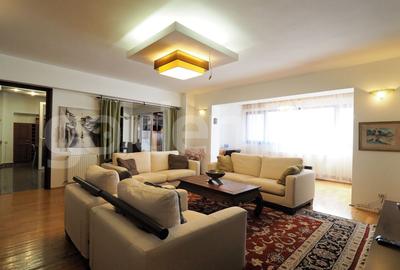 Apartament spatios cu 4 camere | garaj si boxa - 2