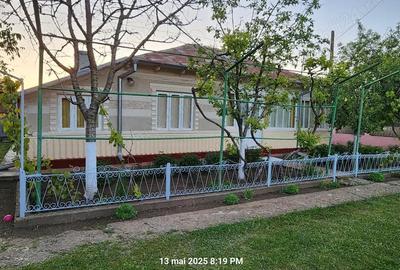 Casă cu 5 camere în Scorțaru Vechi - 1