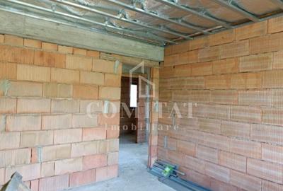 Casă individuală cu 4 camere cu Canalizare în Dezmir - 8