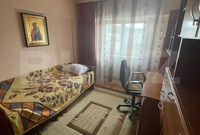 Apartament decomandat, etaj 3/4 - Bulevardul Independentei - 6
