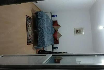 Apartament cu 3 camere semidecomandat în Central - 2