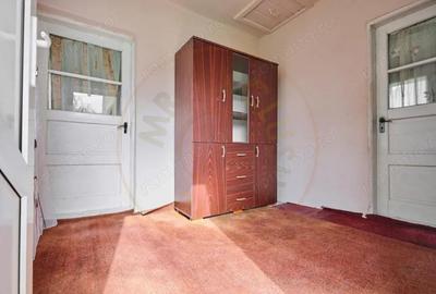 Casă cu 2 camere cu Teren 831 Mp în Central