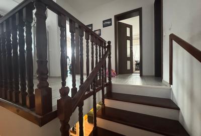 Casă de vanzare Rosu 4 camere 206 mp utili 500 mp teren Metrou Pacii 10 minute - 10