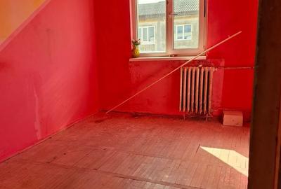 Apartament cu 3 camere semidecomandat în Central - 2