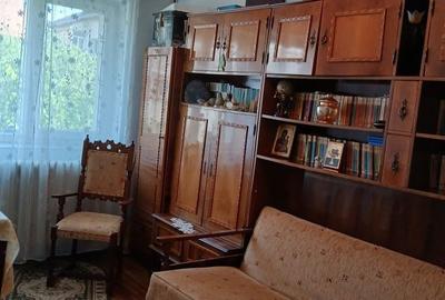 Apartament cu 3 camere semidecomandat în Central - 2