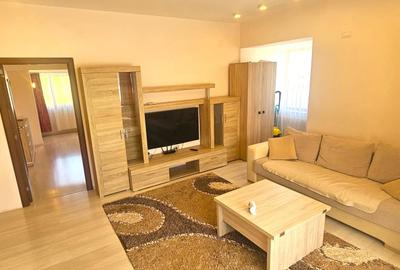 Apartament cu 2 camere decomandat, mobilat în Sat Vacanță