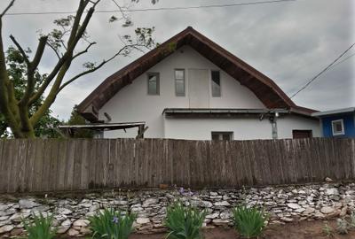 Casă cu 4 camere cu Teren 1000 Mp în Vadu - 8