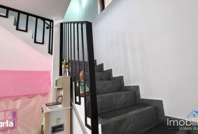 Casă cu 4 camere cu Teren 1711 Mp în Uric - 5
