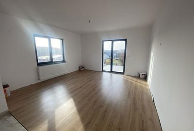 Casă cu 3 camere în Valea Adâncă - 4