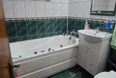 Apartament cu 3 camere decomandat în Delfinariu - 12