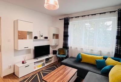 Apartament cu 3 camere semidecomandat, mobilat în Central - 1