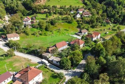 Casă cu 4 camere cu Teren 4177 Mp în Munteni - 1