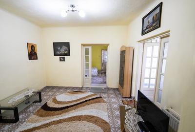 Casă individuală cu 4 camere cu Canalizare în Central - 2