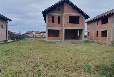 Vand casa la ro?u Proiect P+M 167mp,teren 504 mp - 3