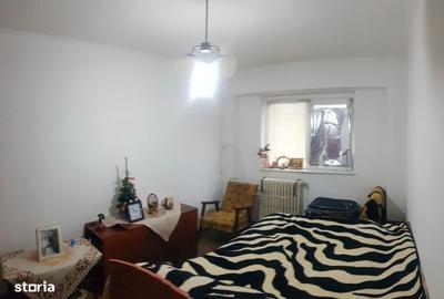 Apartament cu 3 camere decomandat în Obor - 2