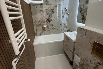 Ap 3 camere Favorit, bloc tip Z, Renovat Complet - 1