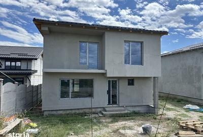 Casă cu 4 camere cu Teren 160 Mp în Central - 1