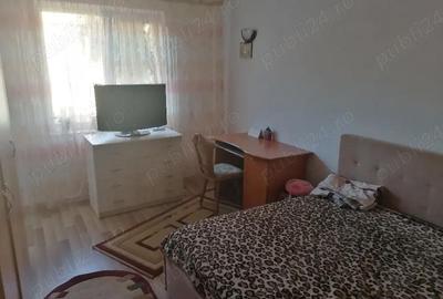 Apartament cu 3 camere semidecomandat în Rahova - 2