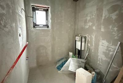 Casă cu 5 camere cu Canalizare în Central - 9