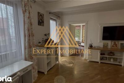 Casă cu 4 camere cu Teren 500 Mp în Central - 4