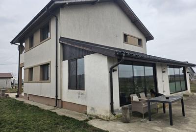 Casă cu 4 camere în Central - 3