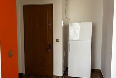 Apartament cu 2 camere semidecomandat în Calea București
