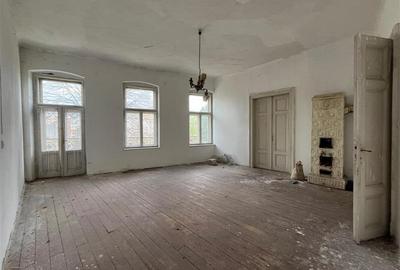 Apartament cu 4 camere semidecomandat în Central - 3